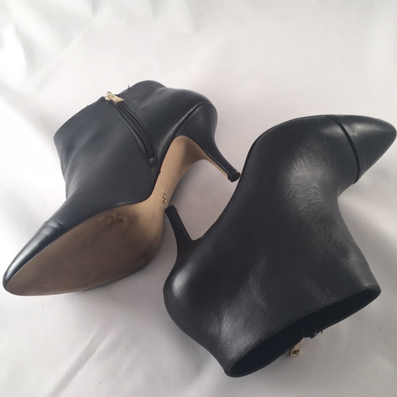 Ann Taylor Lacey Leather Cap Toe Bootie size 9.5 - Picture 4 of 10